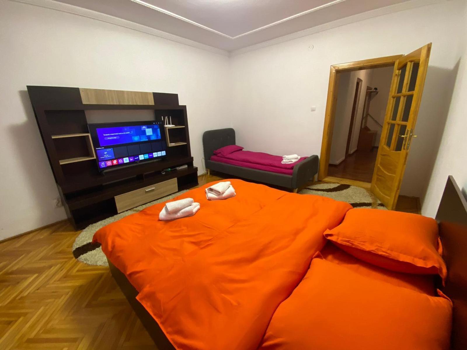 Linen Tree Apartment Baile Herculane Ngoại thất bức ảnh