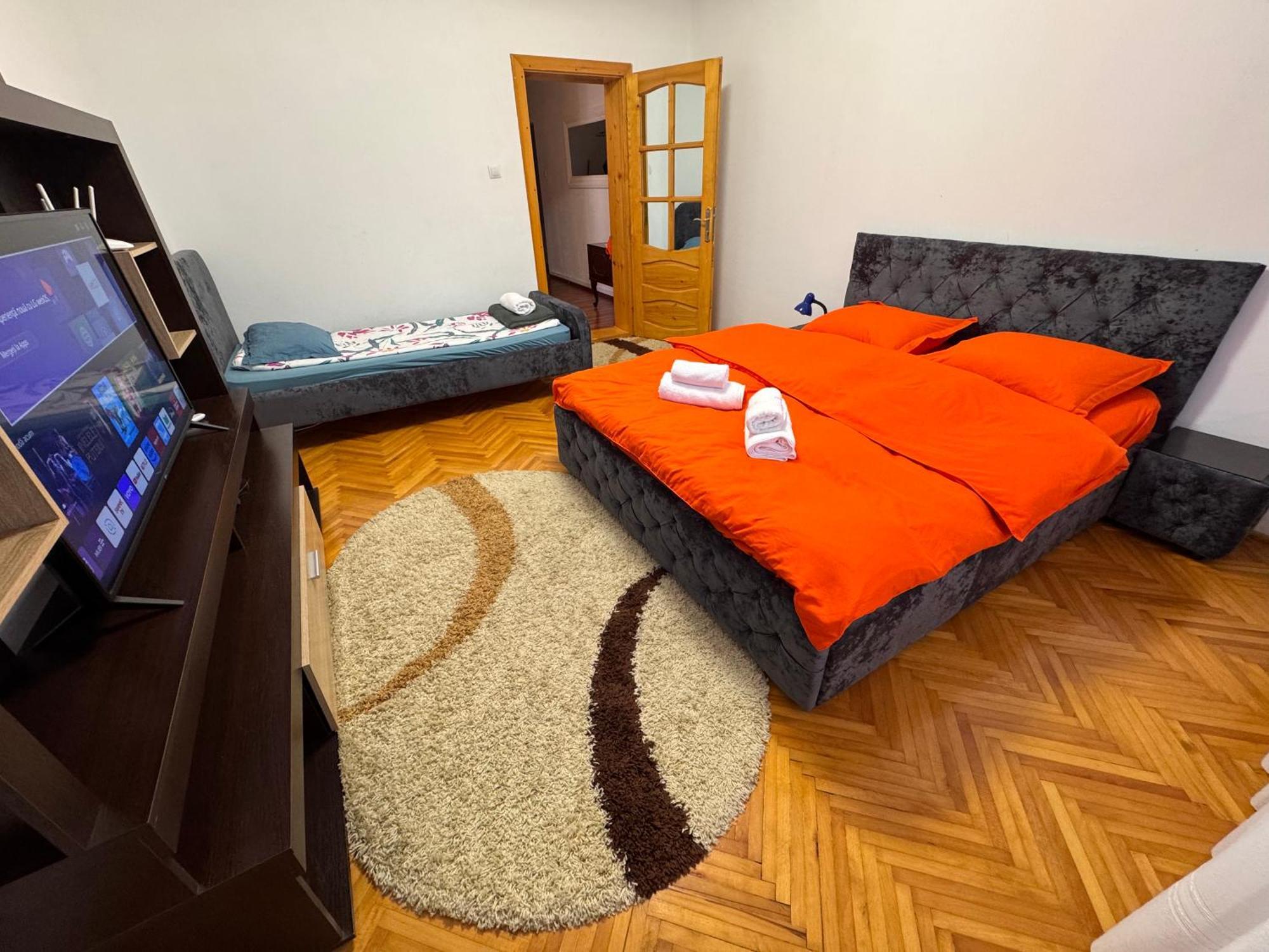 Linen Tree Apartment Baile Herculane Ngoại thất bức ảnh