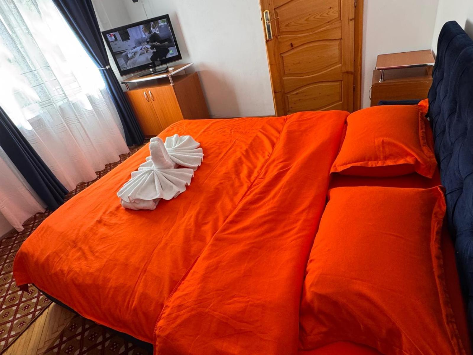 Linen Tree Apartment Baile Herculane Ngoại thất bức ảnh